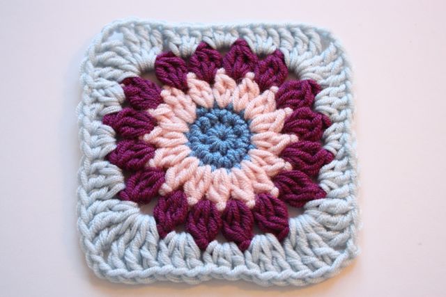 Rosie Posie Grannie Square Tutorial 6